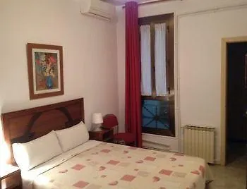 Hostal Absolut Centro Barcellona Spagna